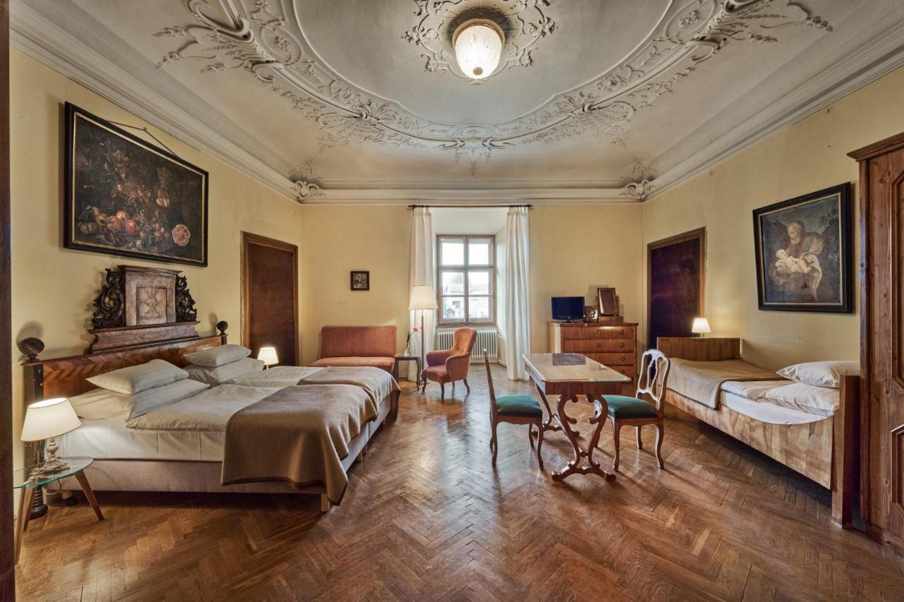 Hotel Schloss *