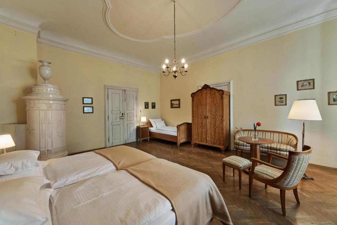 Hotel Schloss *