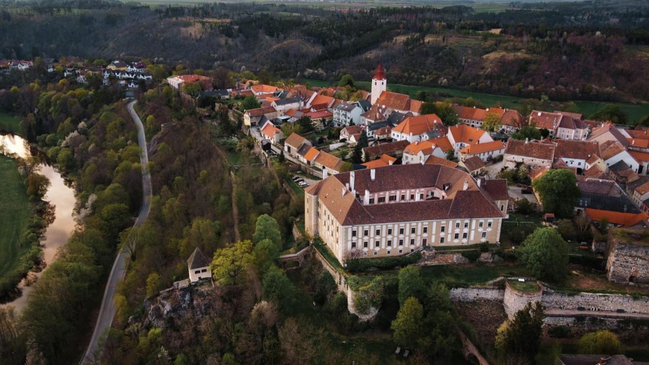 Schloss *